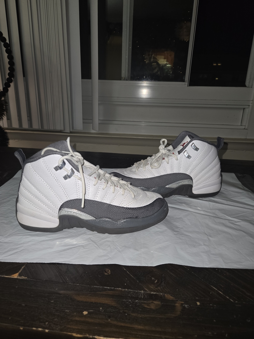 Nike Men's White and Gray Retro Basketball Sneakers